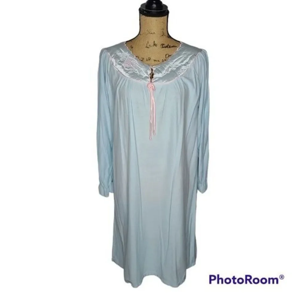 Vintage  Soft Cozy Blue Long Sleeve Night Gown House Dress Grannycore